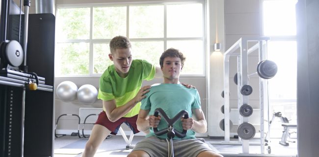 Nastolatkowie na siłowni